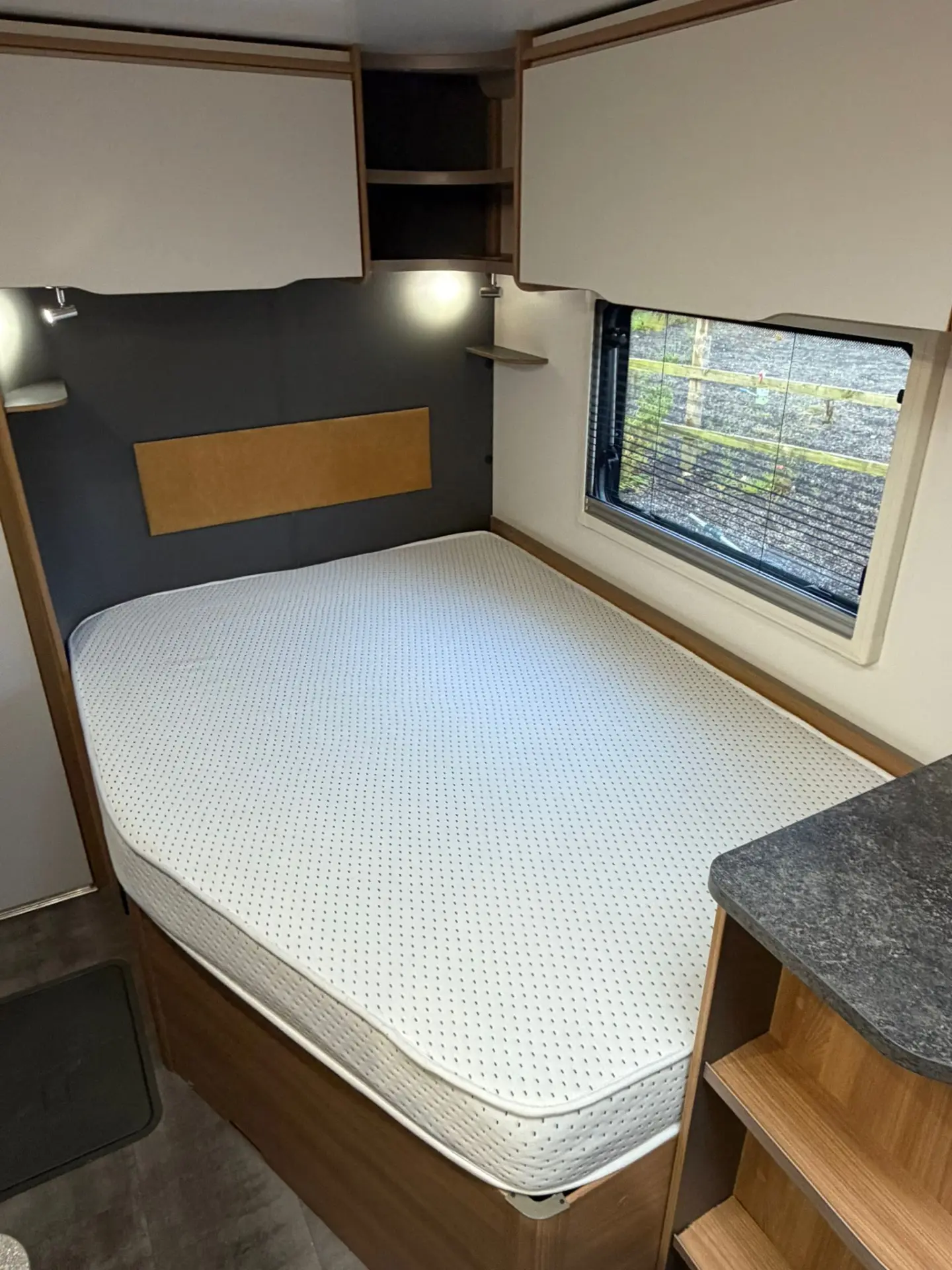 2022 Bailey Discovery D4-4D Fixed Bed photo 10