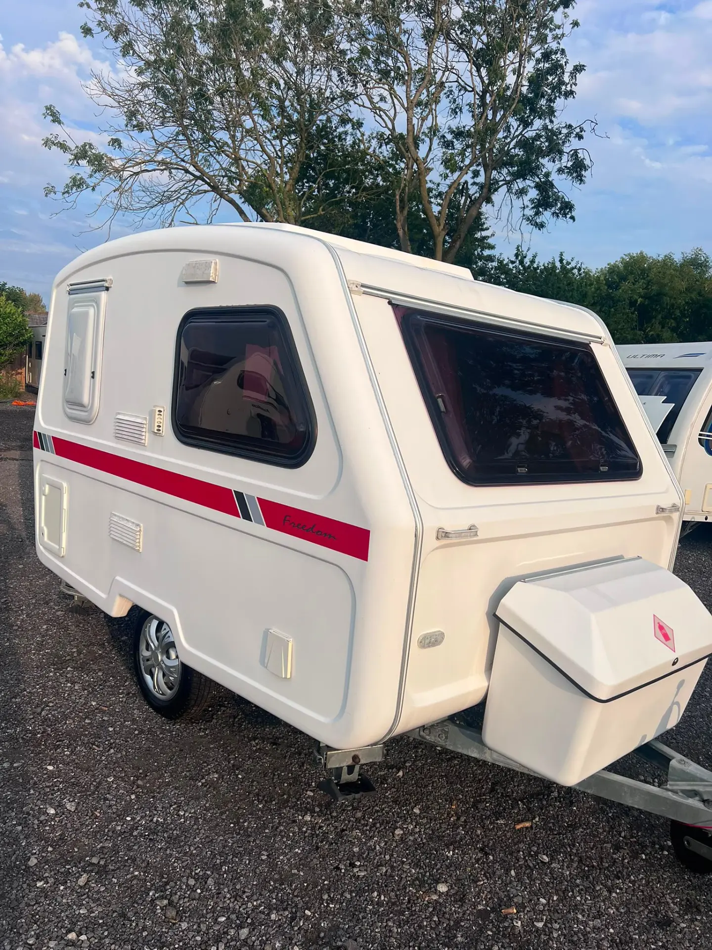 2018 Freedom Discovery 2 Berth photo 1