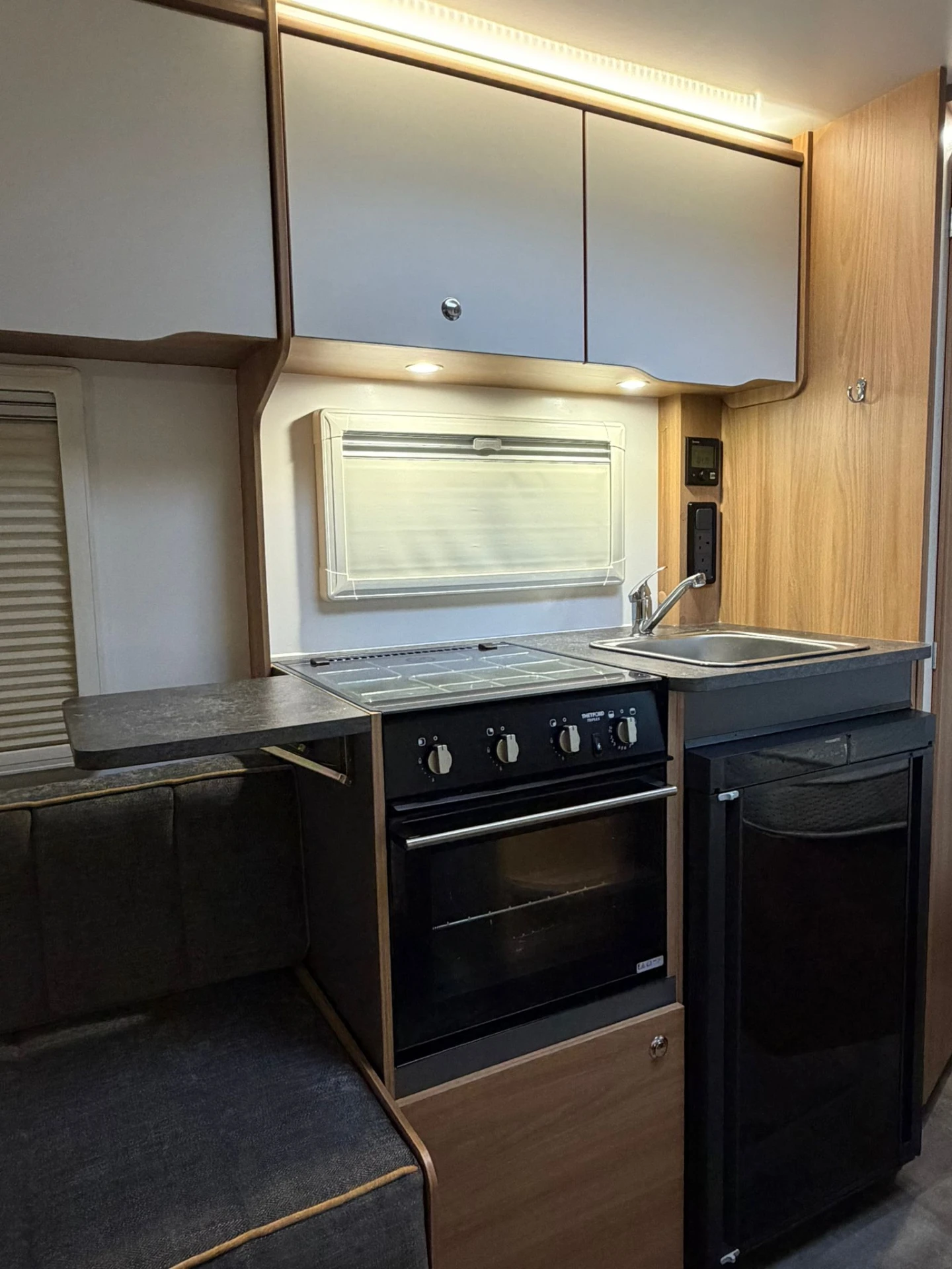 2022 Bailey Discovery D4-4D Fixed Bed photo 7