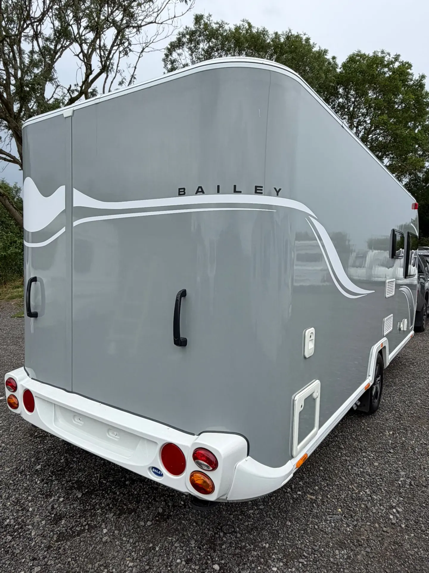 2022 Bailey Discovery D4-4D Fixed Bed photo 3